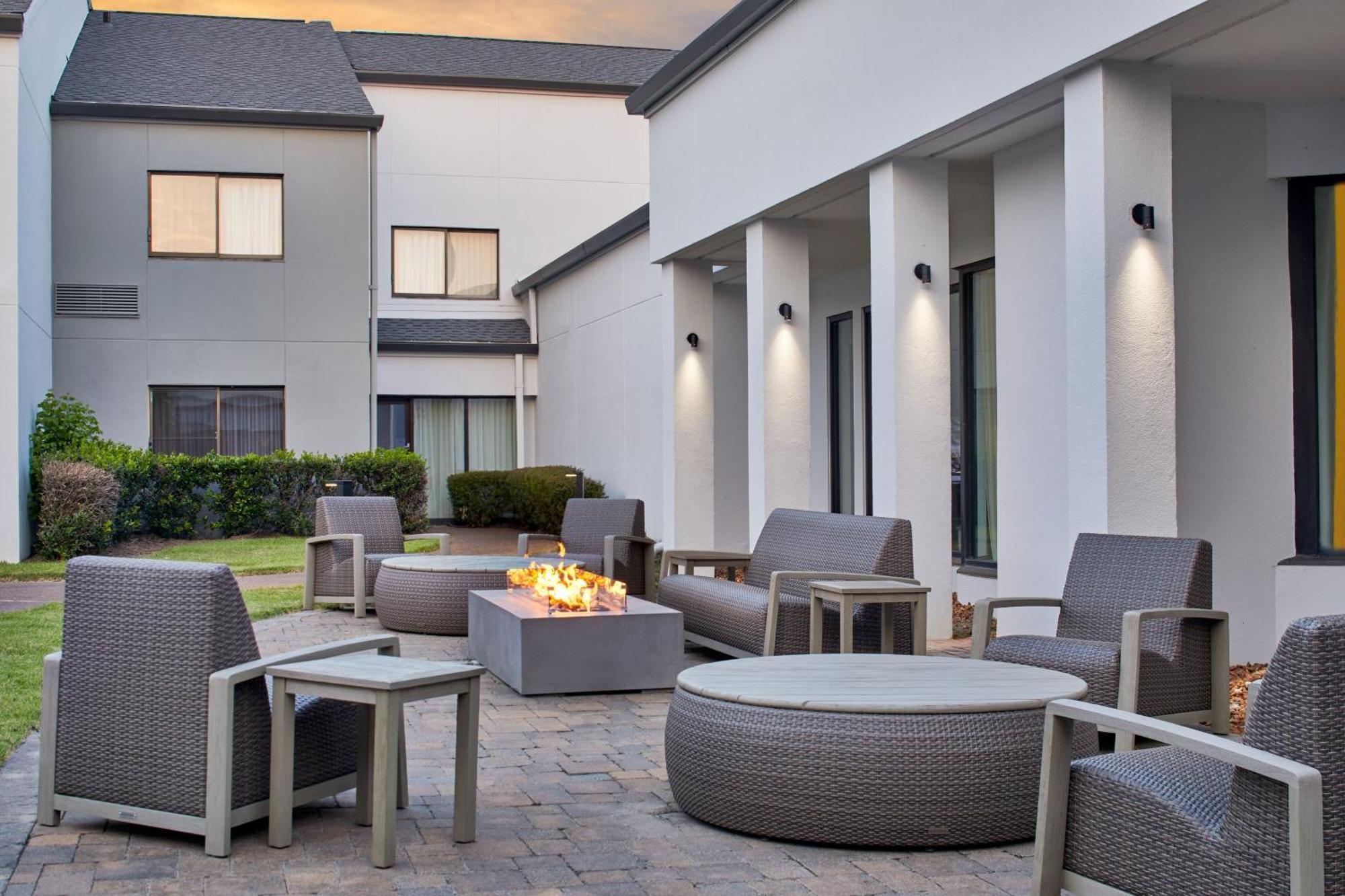Courtyard By Marriott Memphis Airport Hotell Eksteriør bilde