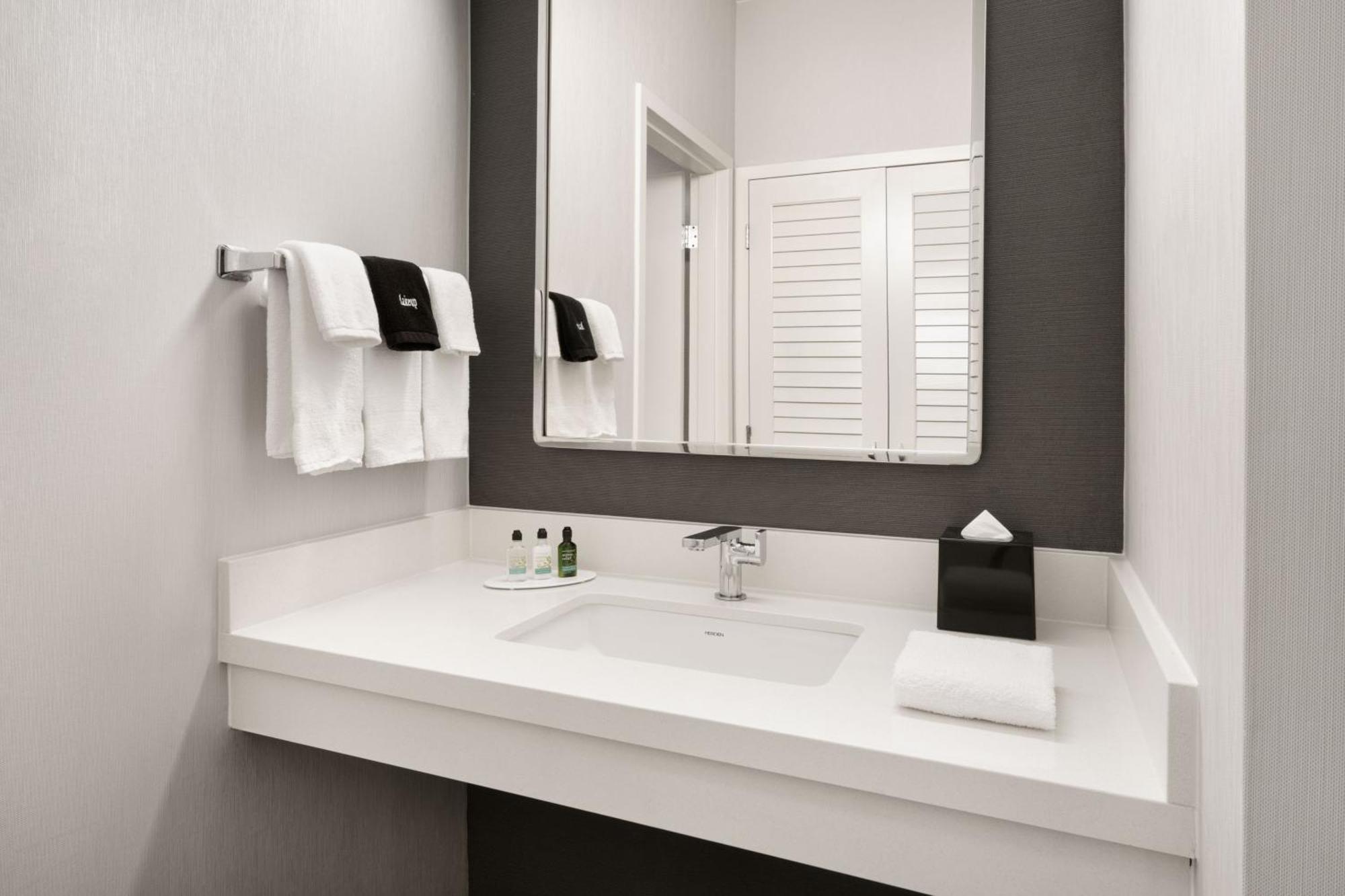 Courtyard By Marriott Memphis Airport Hotell Eksteriør bilde